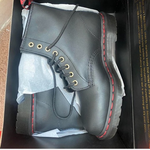 Dr.Martens Boots - Picture 1 of 2